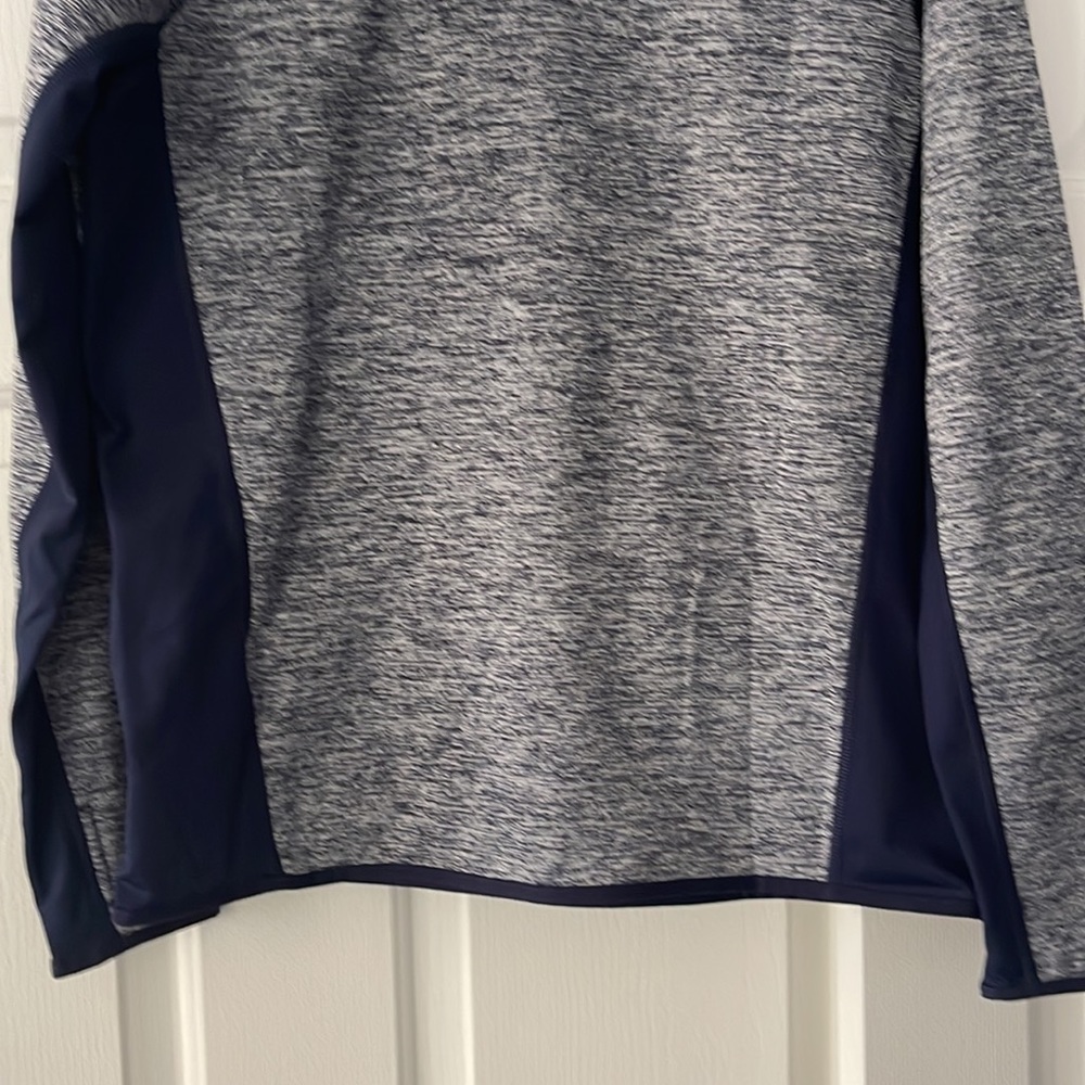 Under Armour Top Size M - Picture 8 of 8